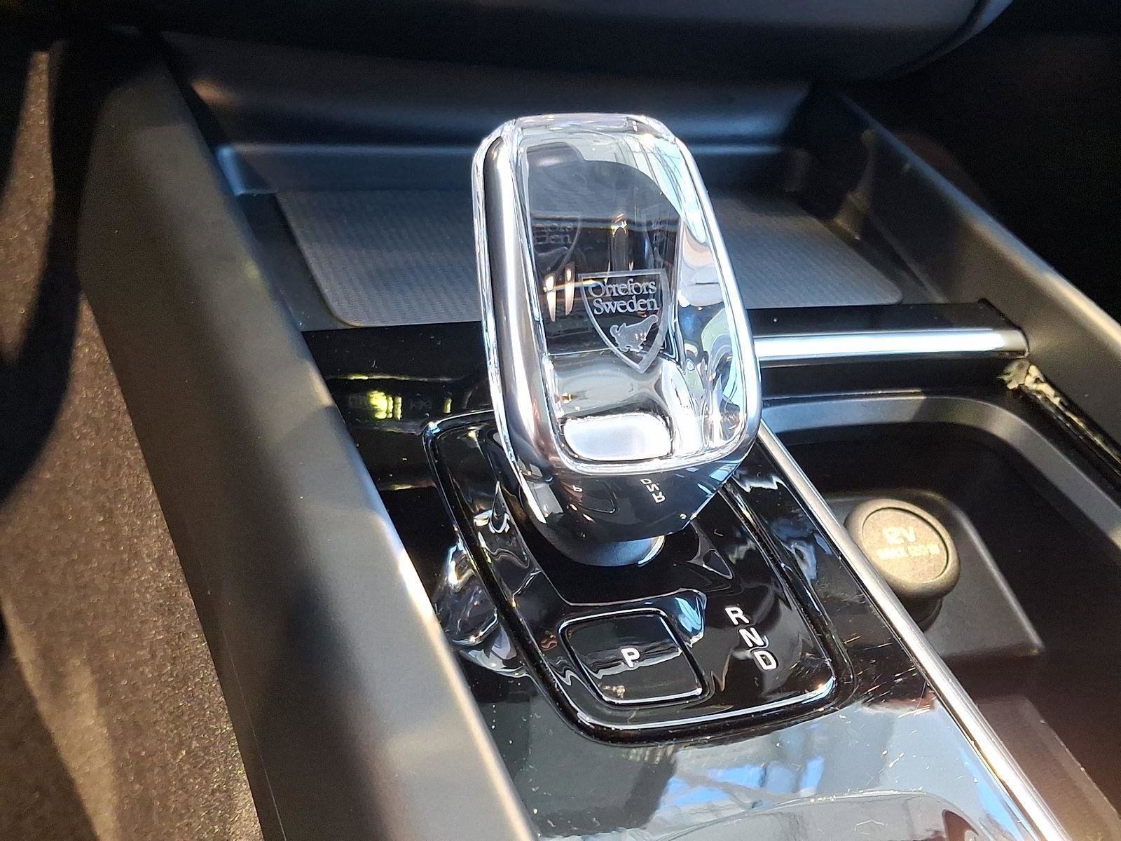 Used 2026 Volvo XC60 T8 Plus w/ Climate Package image 10