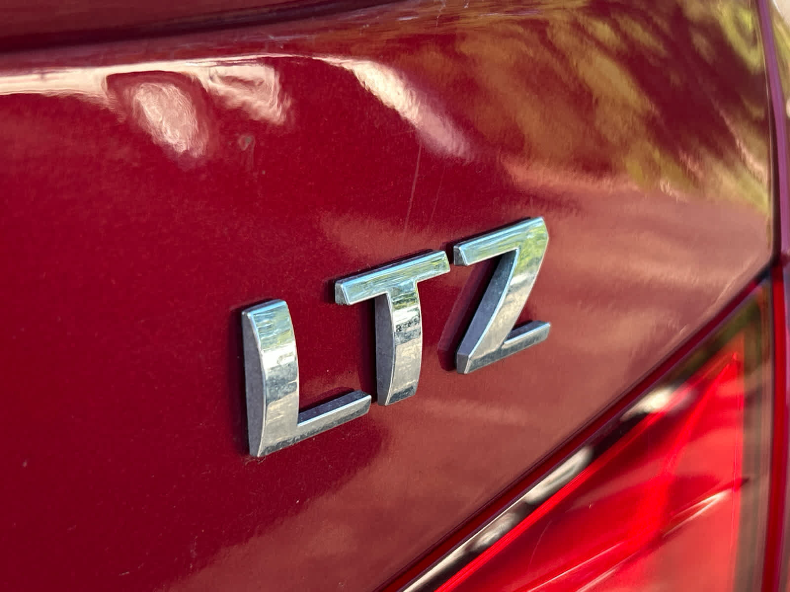 Used 2011 Chevrolet Cruze LTZ w/ RS Package FWD image 5