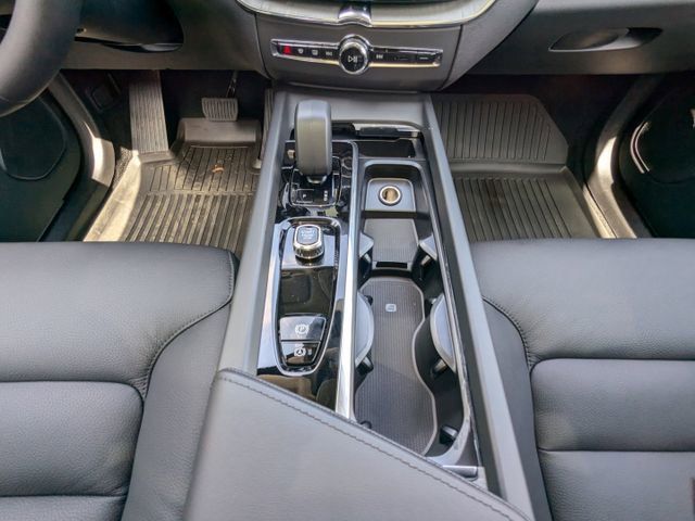 New 2025 Volvo XC60 B5 Plus w/ Protection Package Premier image 22