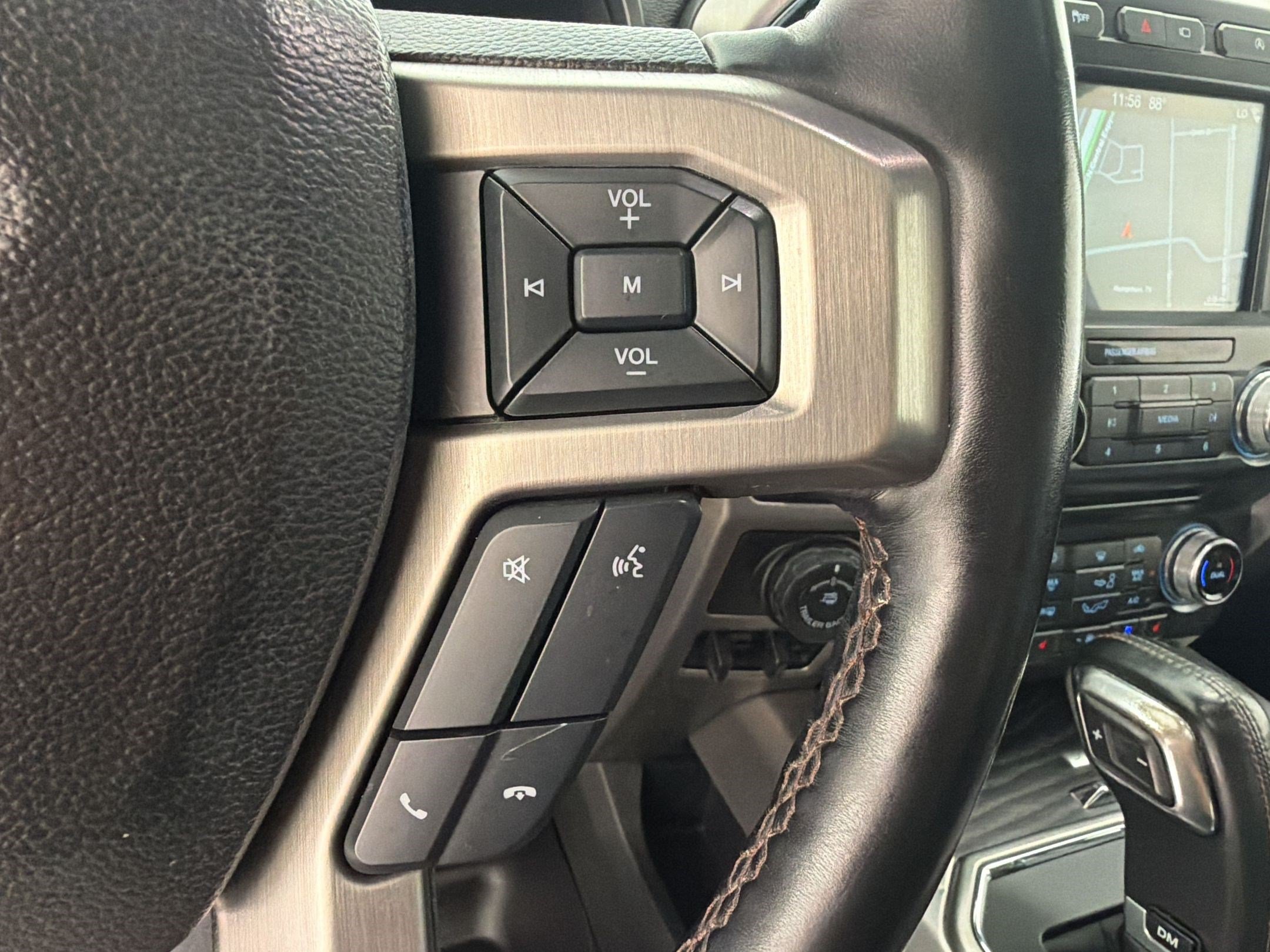 Used 2018 Ford F150 Platinum w/ Equipment Group 701A Luxury AWD/4WD image 34