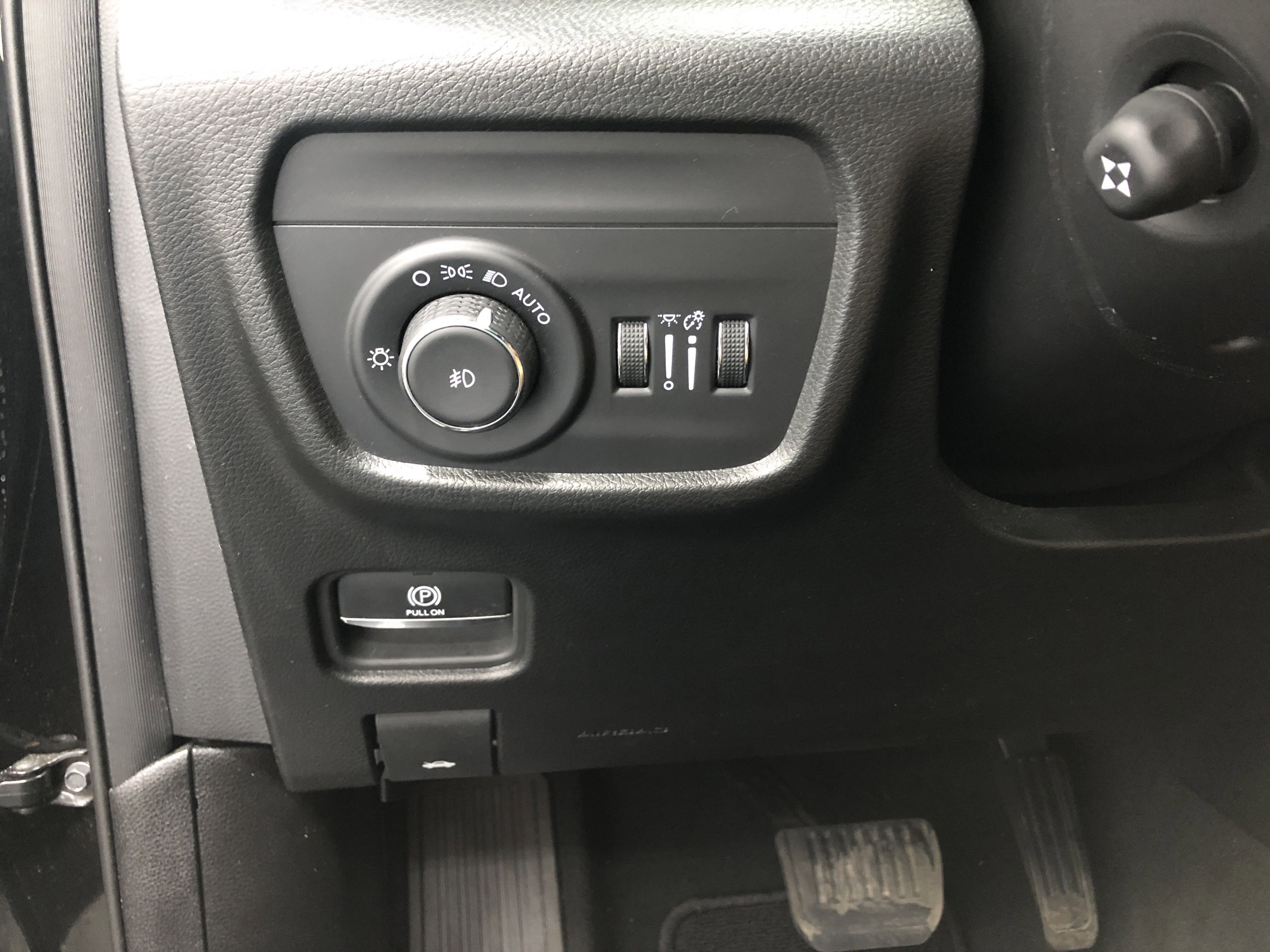 Used 2025 Jeep Grand Cherokee L Summit image 20