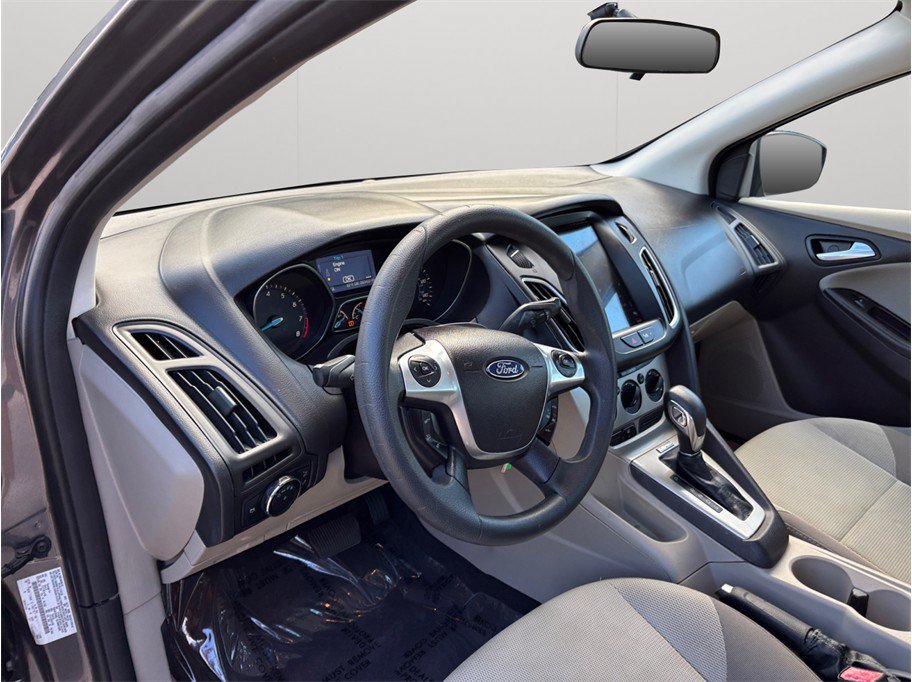Used 2013 Ford Focus SE w/ Super Fuel Economy (SFE) Pkg FWD image 6