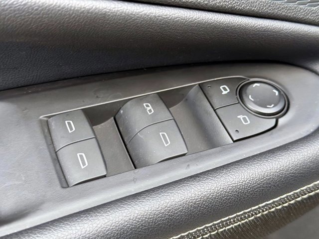 Used 2025 Chevrolet Blazer EV LT AWD/4WD image 16