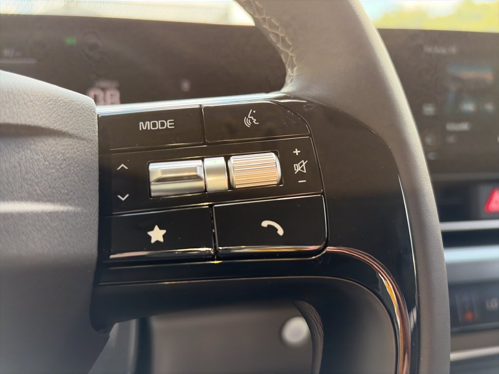 New 2027 Kia Carnival FWD image 12