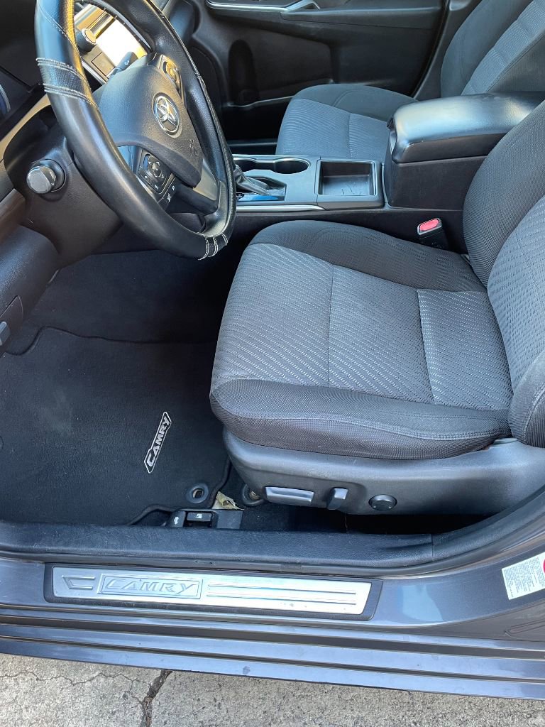 Used 2017 Toyota Camry LE image 7