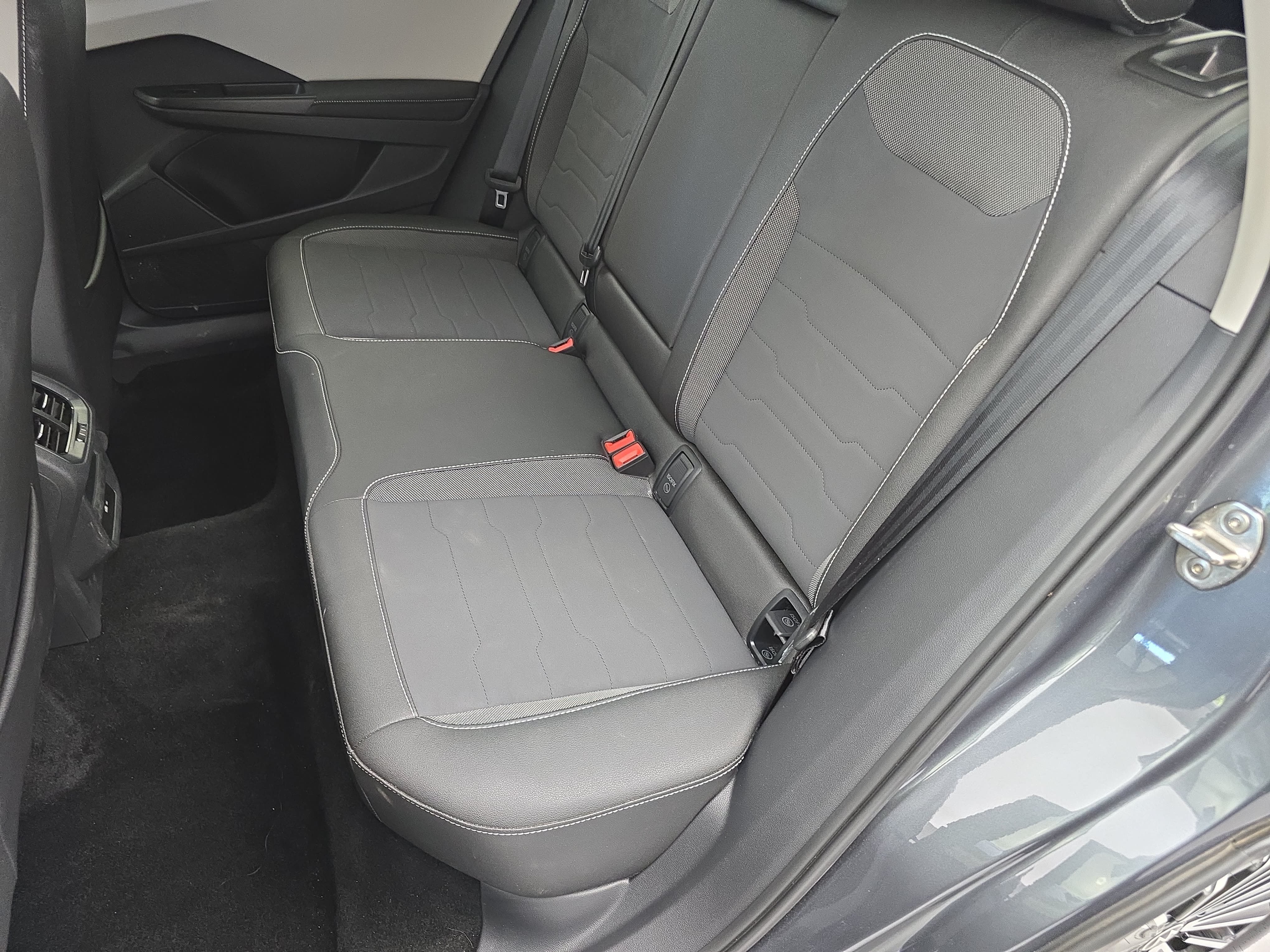 Certified 2025 Volkswagen Taos SE FWD image 13