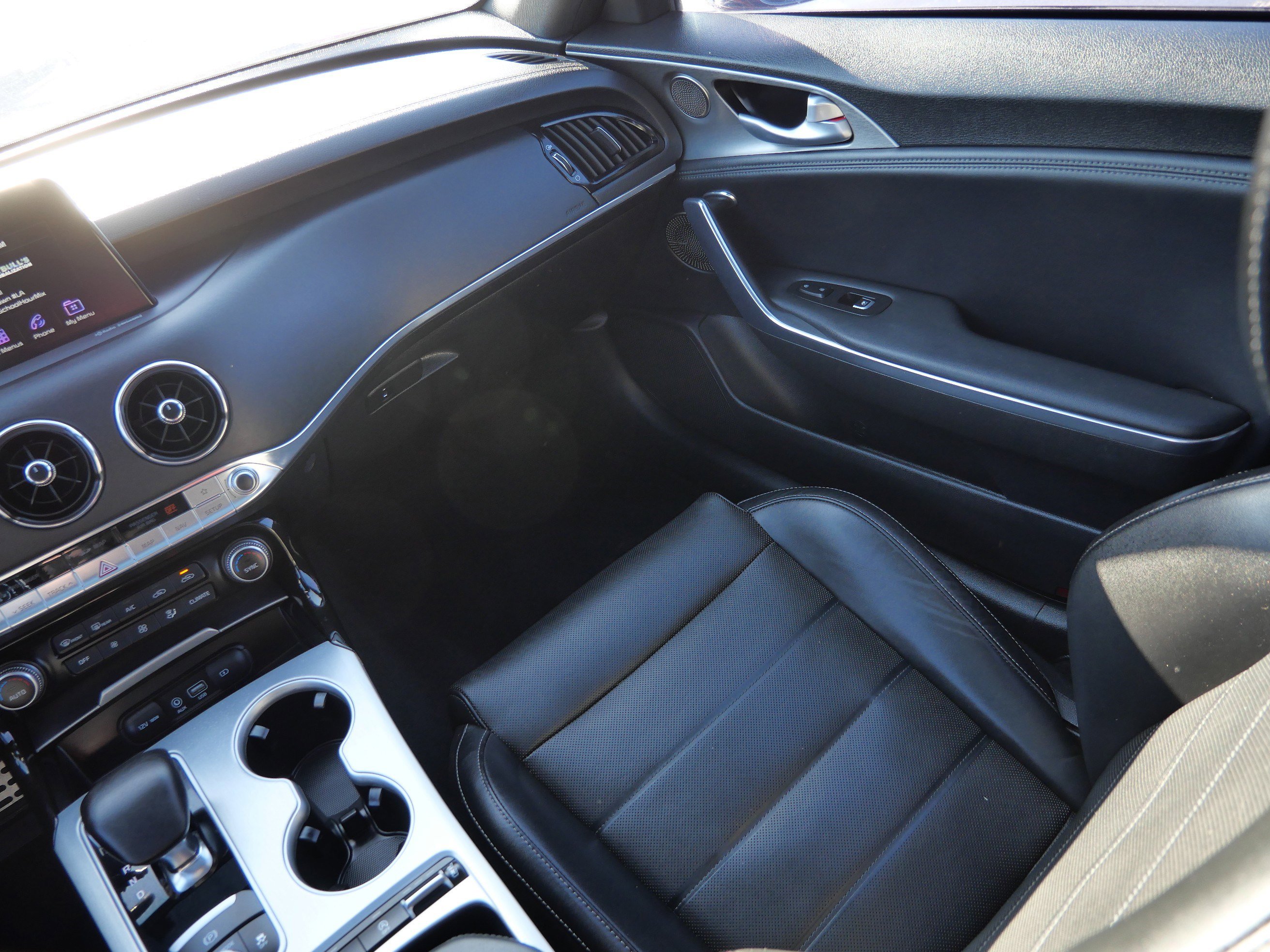 Used 2018 Kia Stinger GT2 image 11