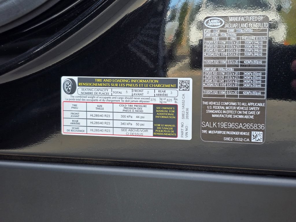 Certified 2025 Land Rover Range Rover Autobiography AWD/4WD image 40