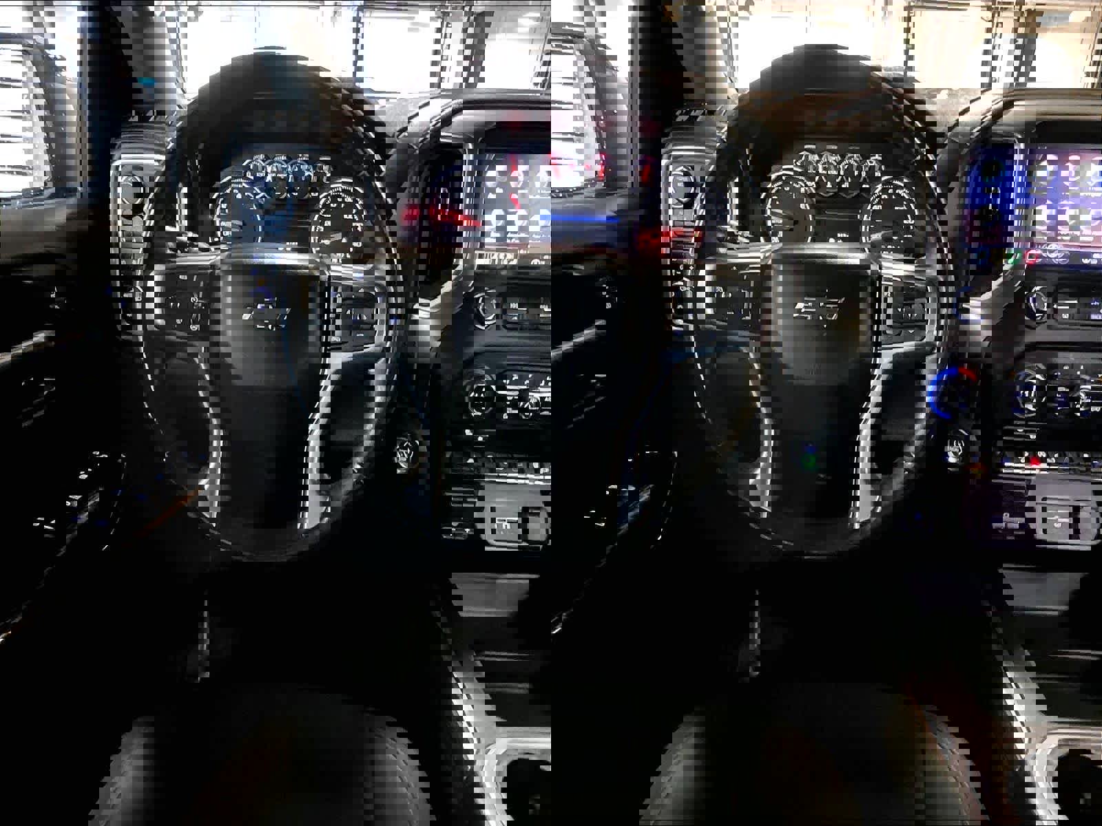 Used 2020 Chevrolet Silverado 1500 LT Trail Boss AWD/4WD image 17