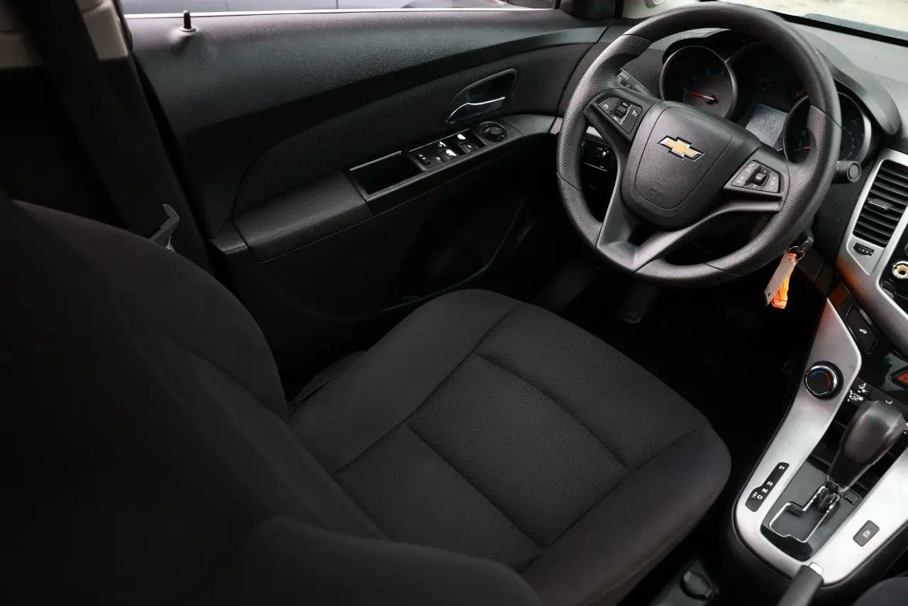 Used 2015 Chevrolet Cruze LT FWD image 20