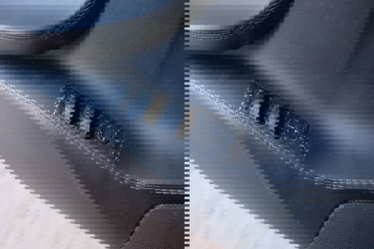 Used 2016 Tesla Model S 75 image 12