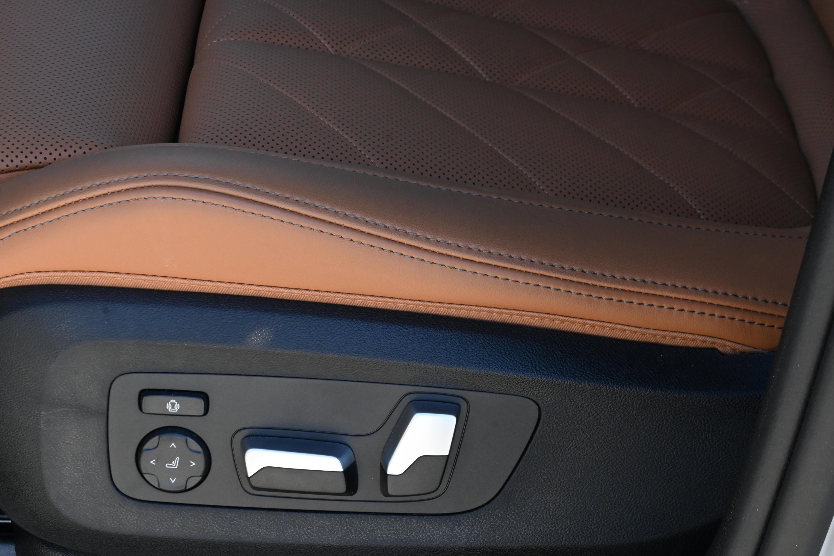 Certified 2025 BMW X5 xDrive40i w/ Premium Package image 28