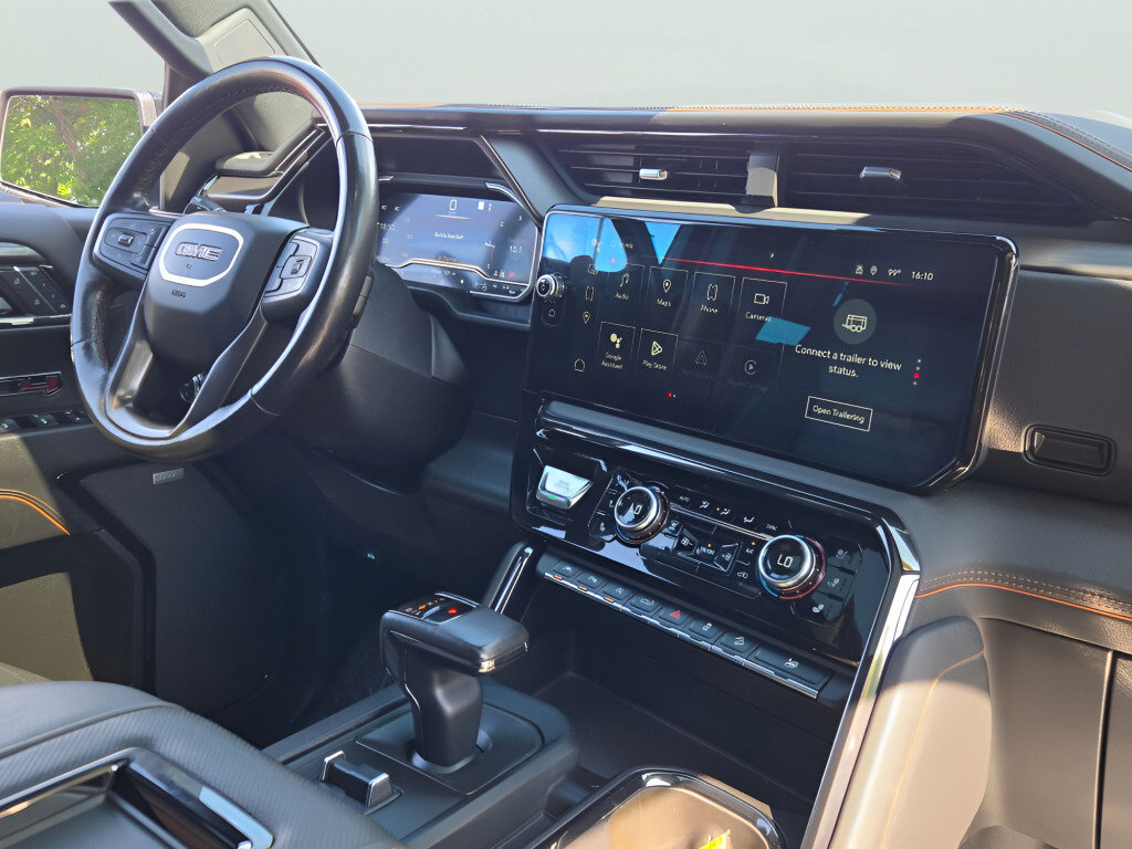 Used 2022 GMC Sierra 1500 AT4 w/ Technology Package AWD/4WD image 16