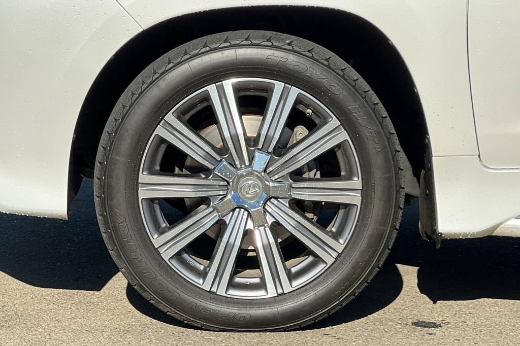 Used 2017 Lexus LX 570 4WD w/ Luxury Package image 31