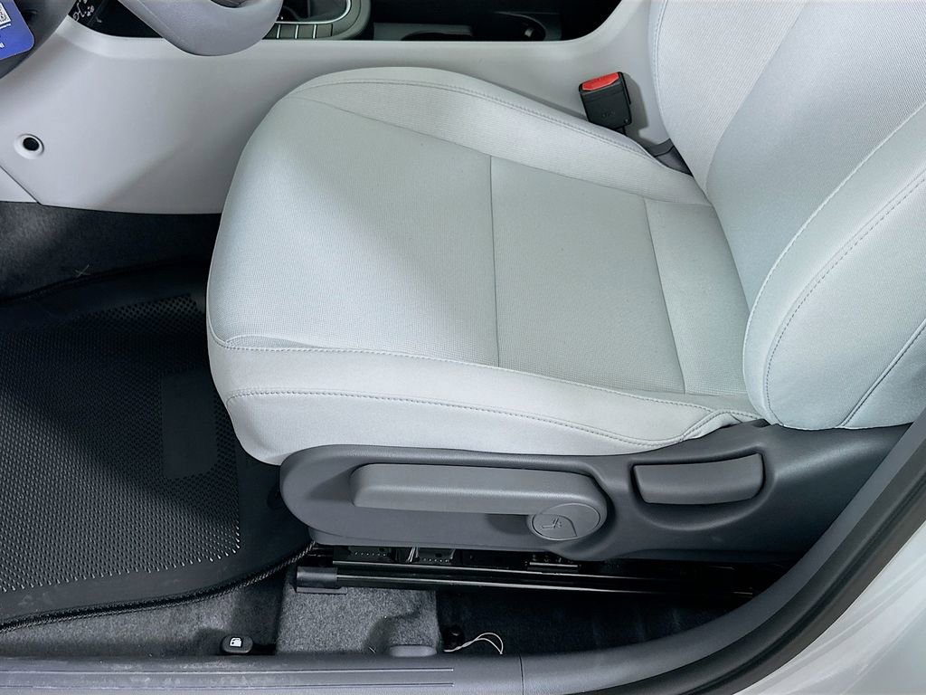 New 2026 Hyundai Kona SE image 19