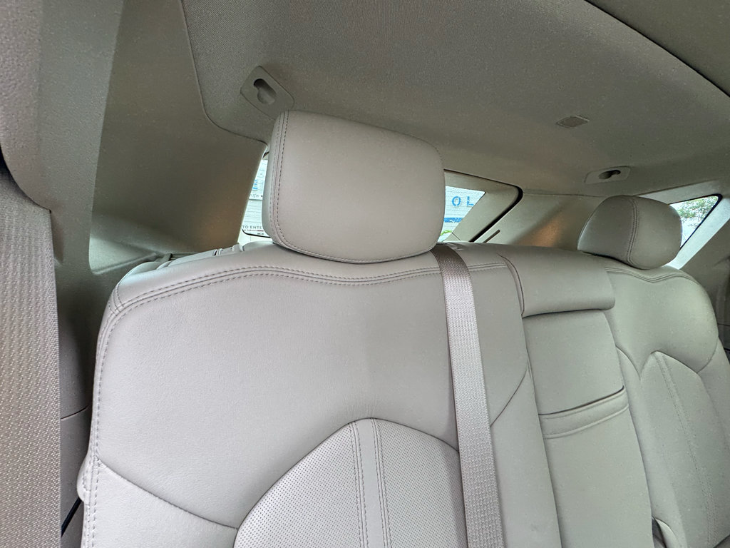 Used 2015 Cadillac SRX Luxury w/ Driver Awareness Package FWD image 17