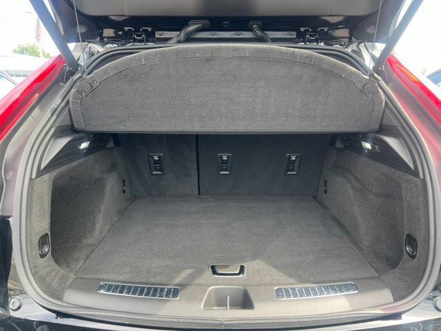 Used 2024 Cadillac XT4 Premium Luxury AWD/4WD image 9