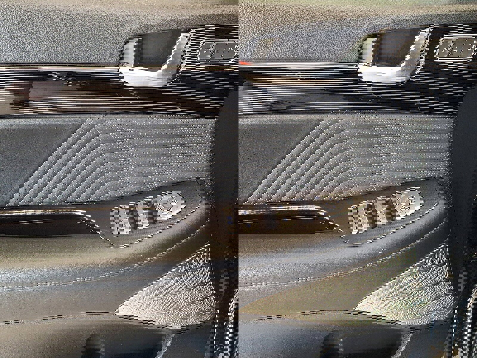 Used 2024 Hyundai Palisade Calligraphy image 12