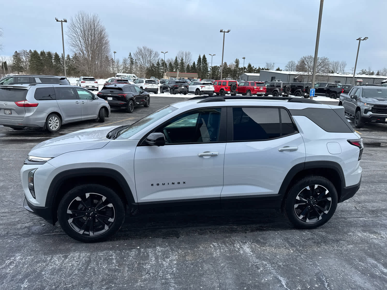 Used 2025 Chevrolet Equinox RS w/ Safety and Technology Package image 10