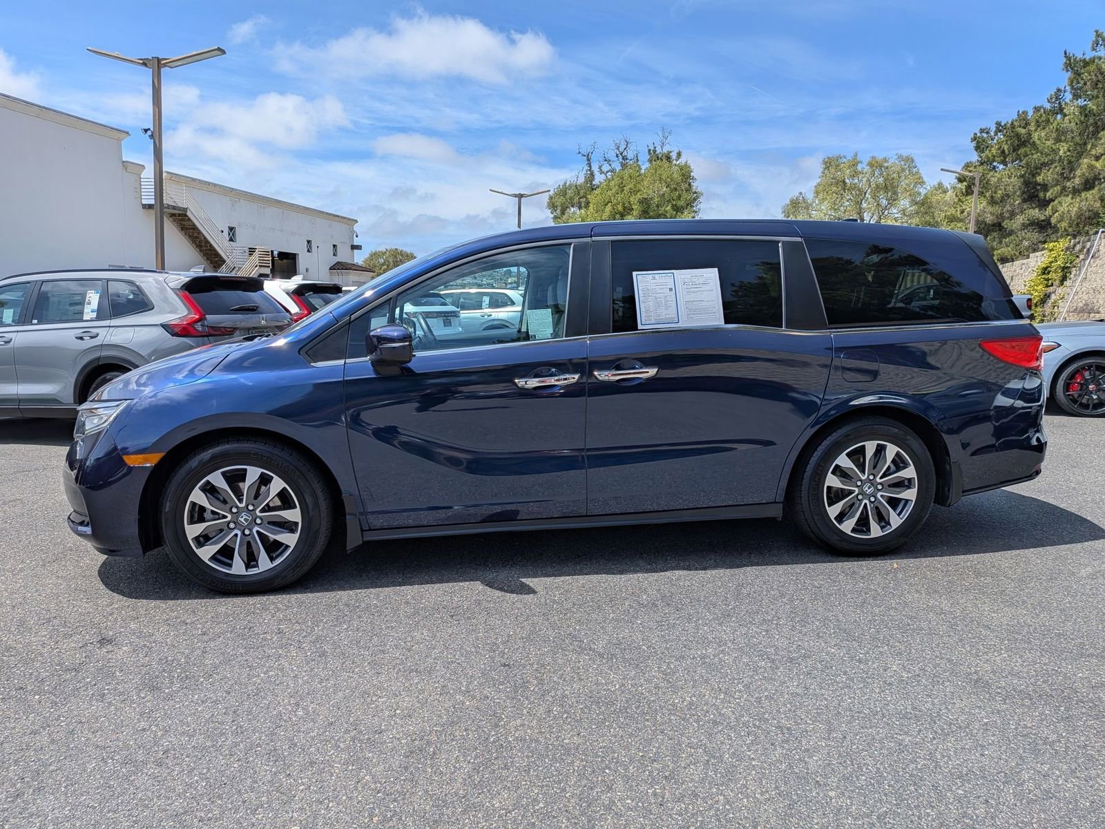 Used 2023 Honda Odyssey EX-L image 2