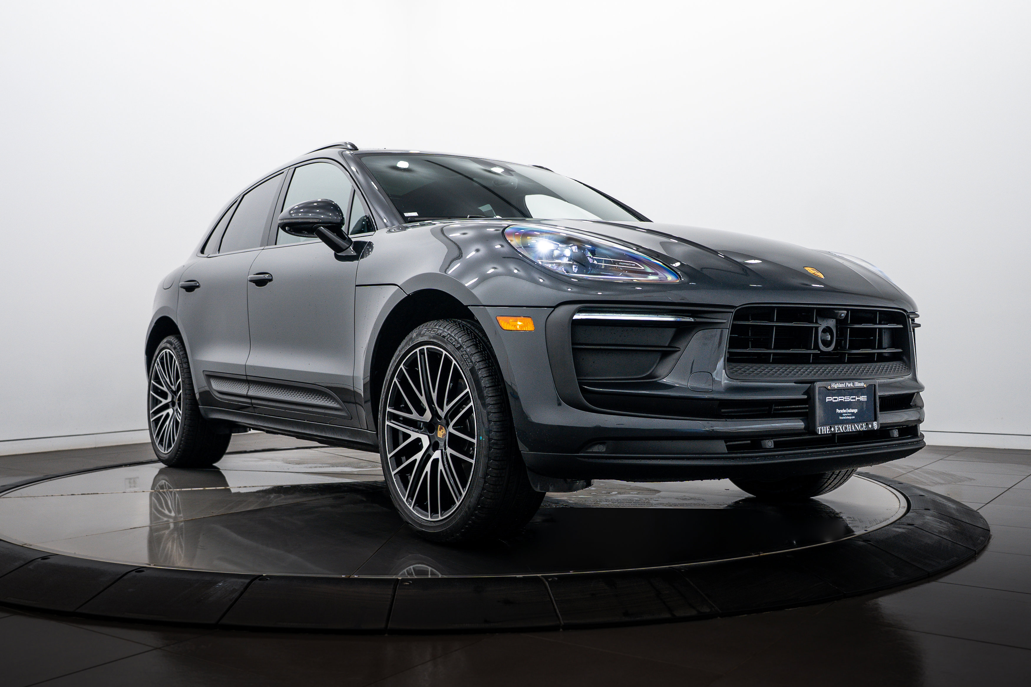 Certified 2026 Porsche Macan image 9