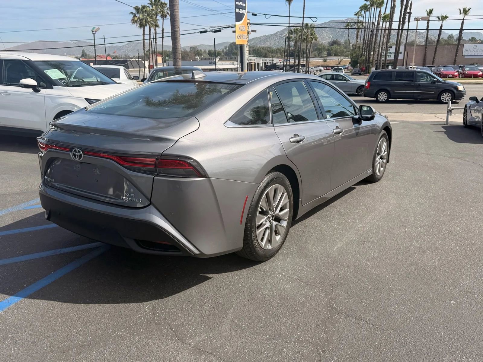 Used 2023 Toyota Mirai w/ Advanced Technology Package RWD image 7
