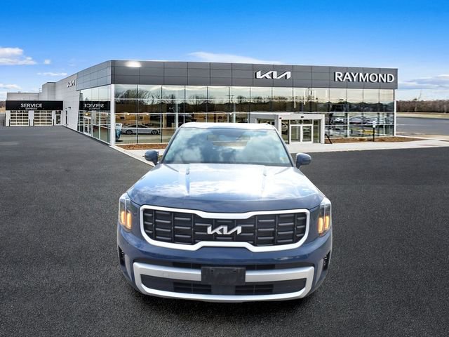 Certified 2024 Kia Telluride S w/ S Sunroof Package AWD/4WD image 9