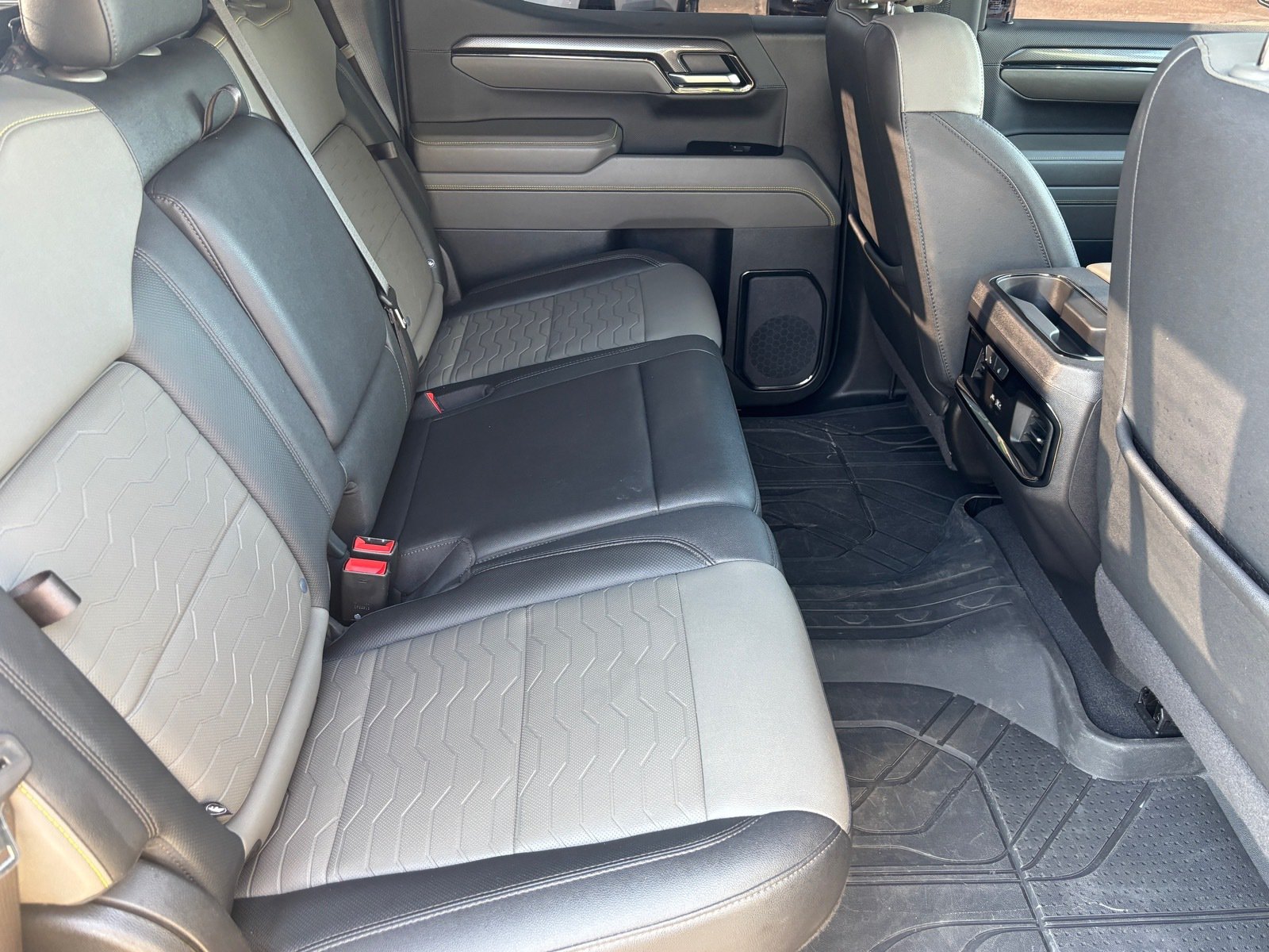 Used 2023 Chevrolet Silverado 1500 ZR2 w/ Technology Package AWD/4WD image 28