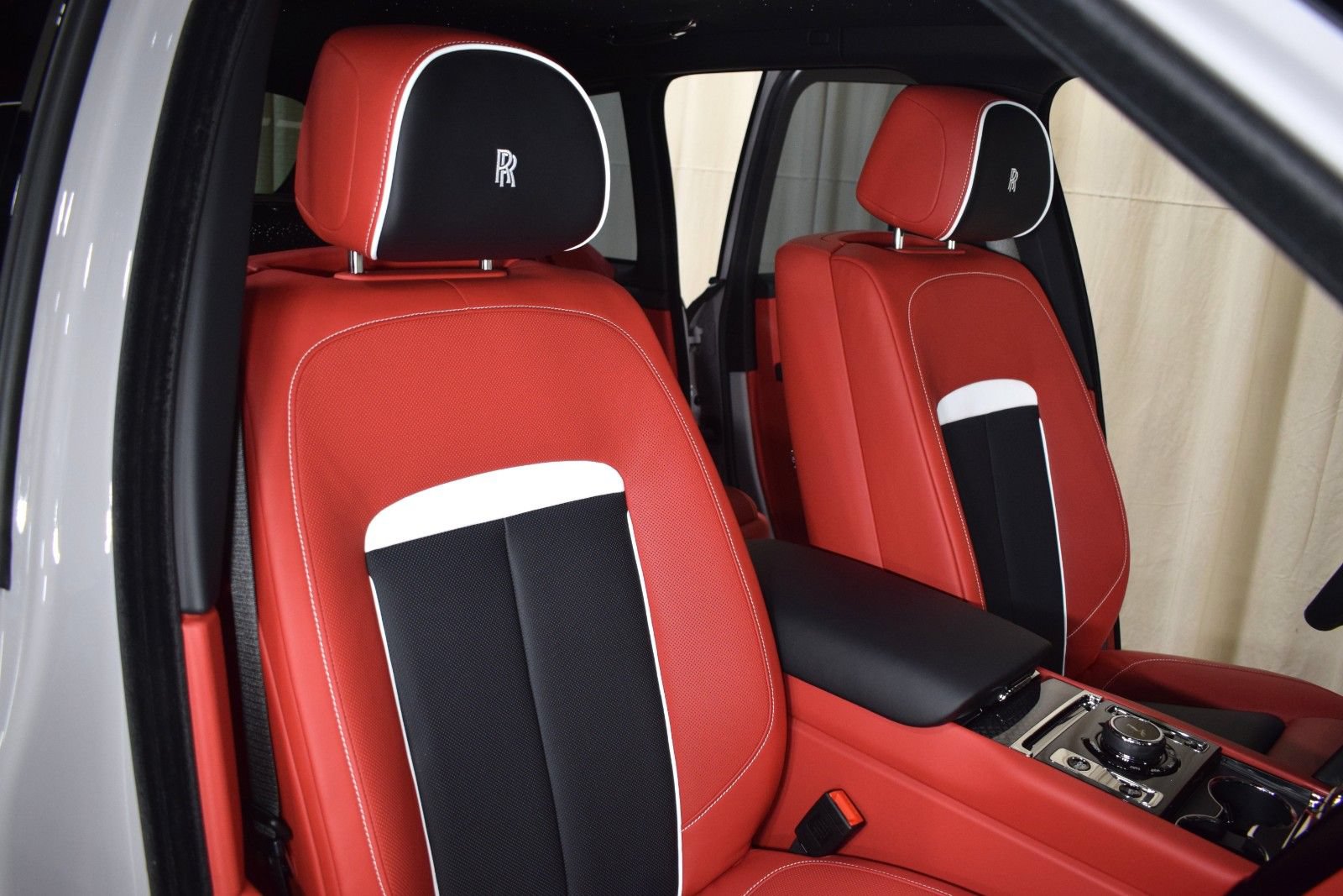 New 2026 Rolls-Royce Cullinan Black Badge AWD/4WD image 23