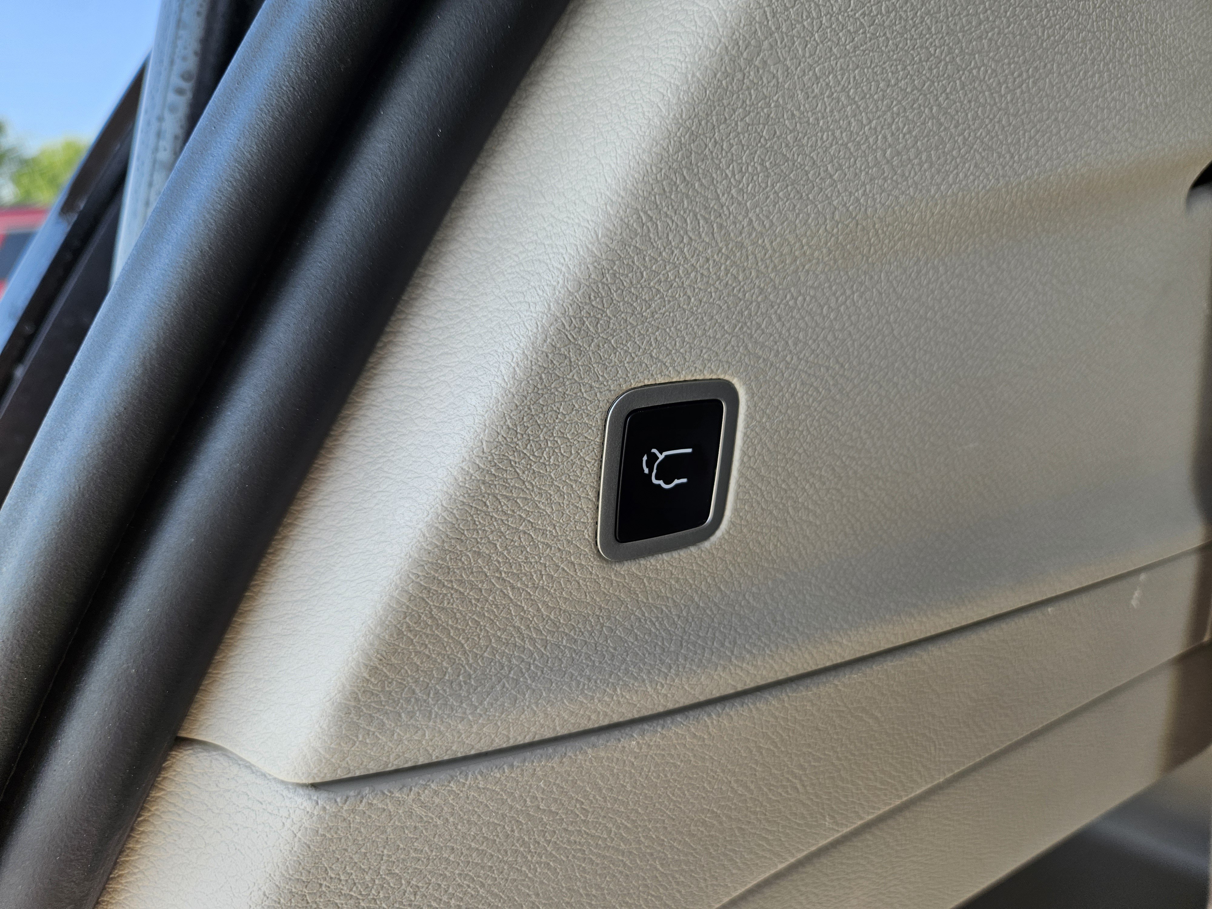 Used 2024 Chrysler Pacifica Touring-L FWD image 18