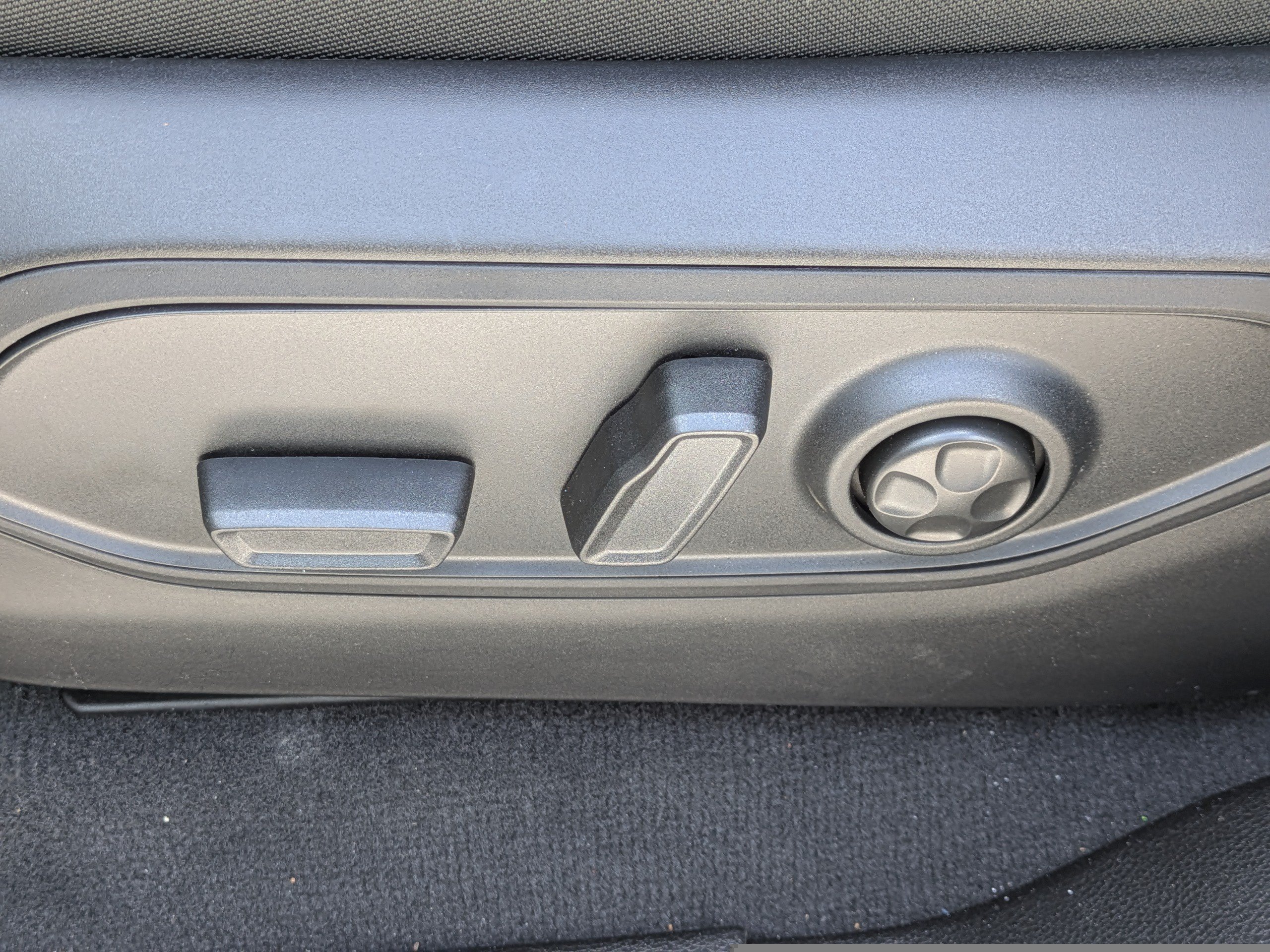 New 2026 Jeep Grand Cherokee Laredo X RWD image 18
