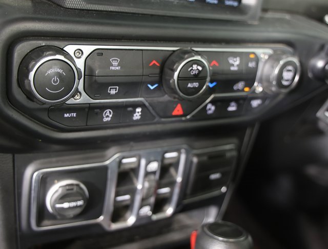 Used 2020 Jeep Gladiator Overland image 7