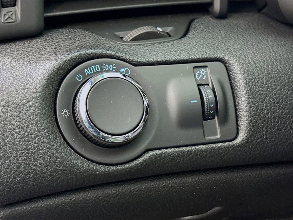 Used 2015 Chevrolet Malibu LT w/ Power Convenience Package FWD image 11