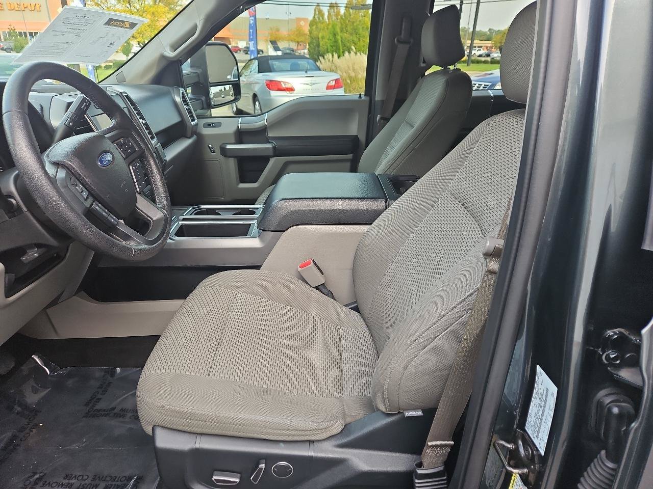 Used 2015 Ford F150 XLT w/ Equipment Group 302A Luxury AWD/4WD image 9