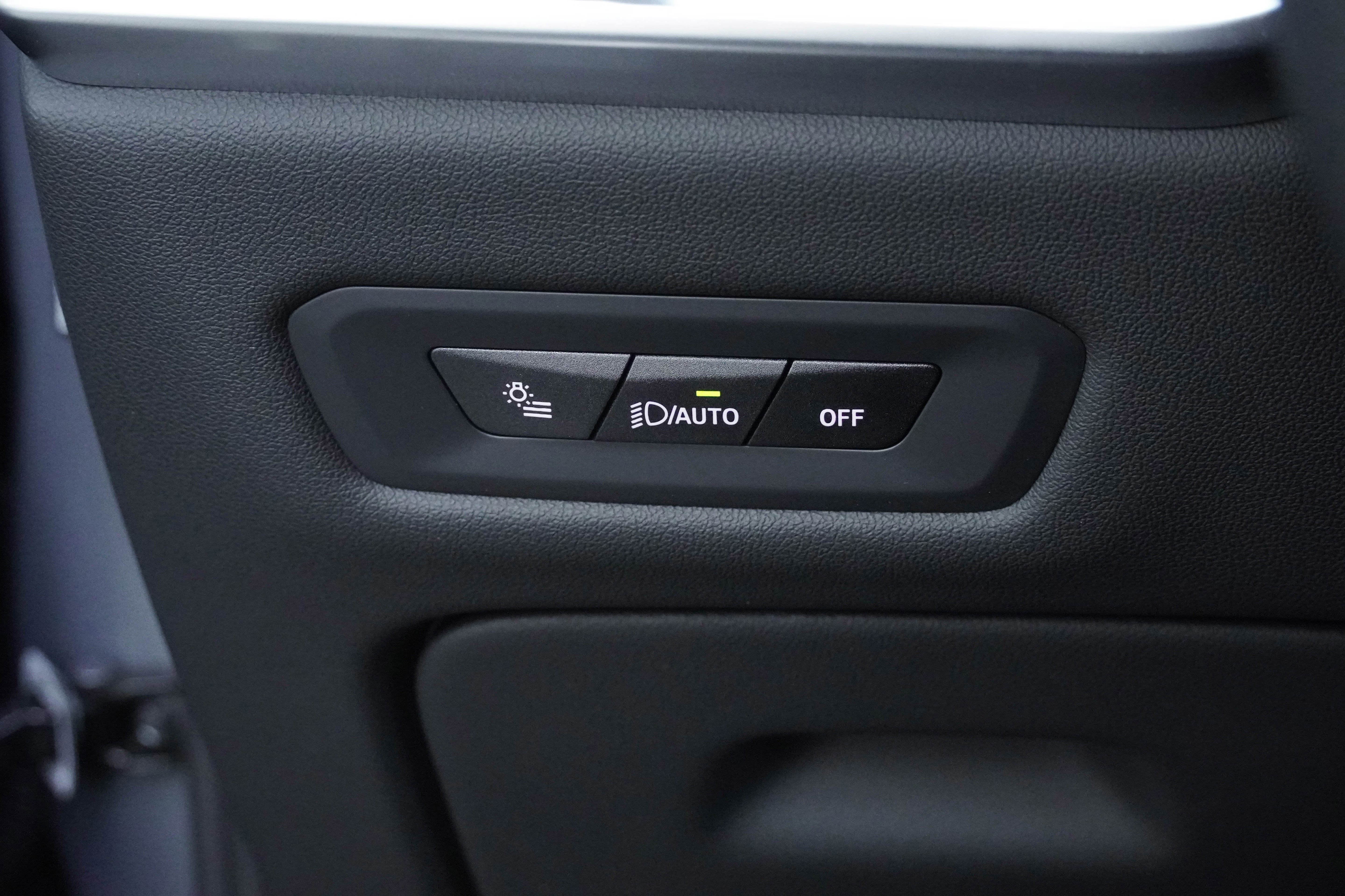 Certified 2025 BMW X5 xDrive40i w/ Premium Package AWD/4WD image 17