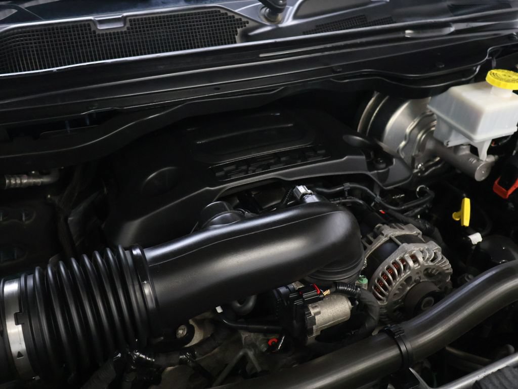 Used 2019 RAM 1500 Laramie AWD/4WD image 29