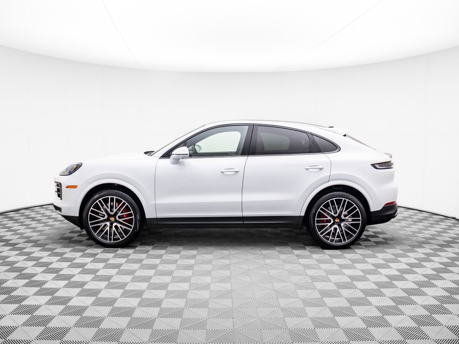 New 2025 Porsche Cayenne S image 2