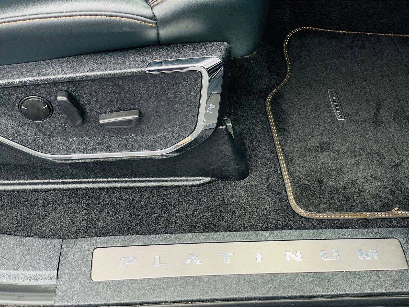 Used 2023 Ford F350 Platinum AWD/4WD image 23