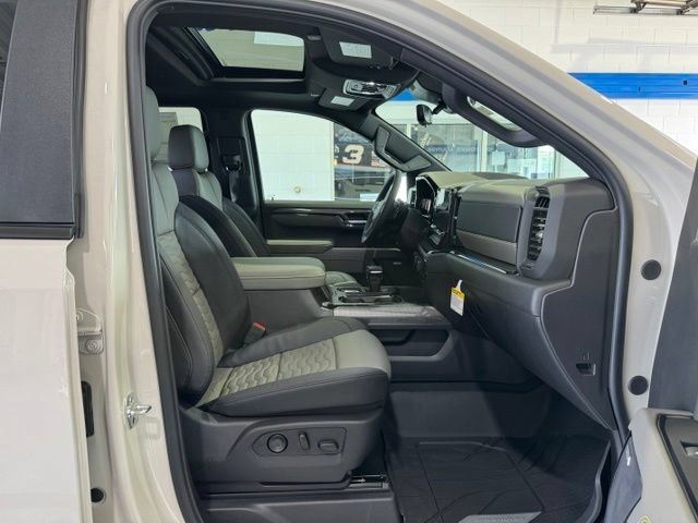 New 2026 Chevrolet Silverado 1500 ZR2 w/ Dark Appearance Package AWD/4WD image 15