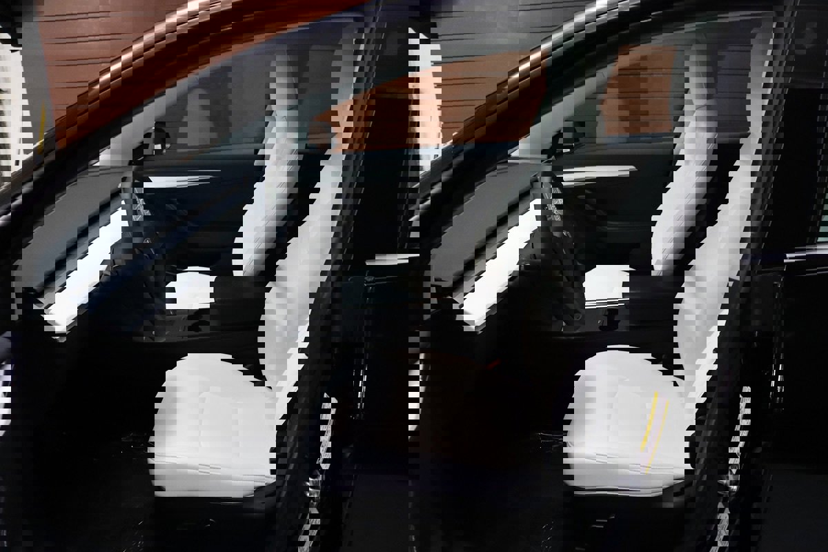 Used 2023 Tesla Model 3 Standard Range image 60