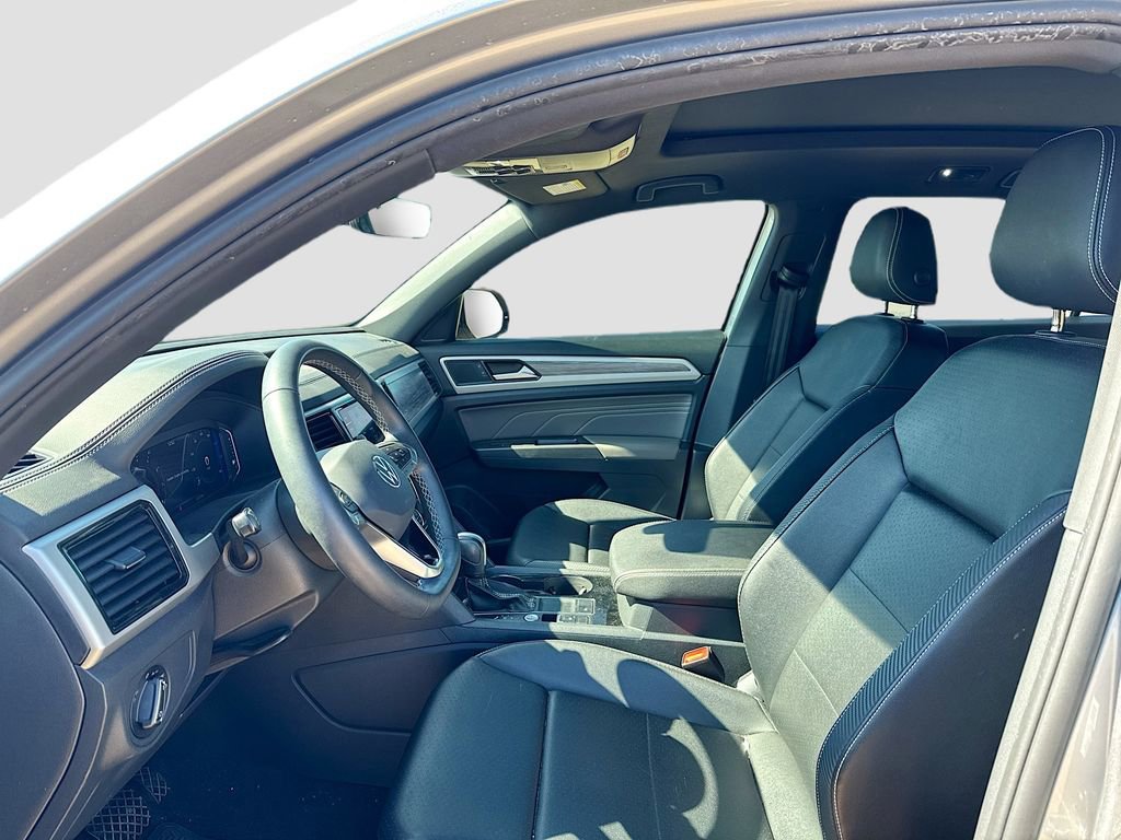 Used 2023 Volkswagen Atlas Cross Sport SE w/ Panoramic Sunroof Package image 10