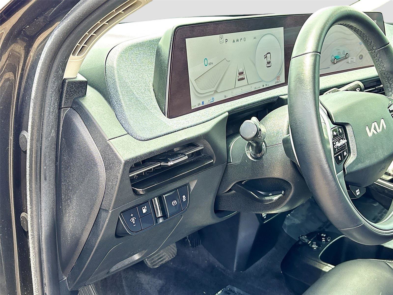 Used 2024 Kia EV6 Light RWD image 10