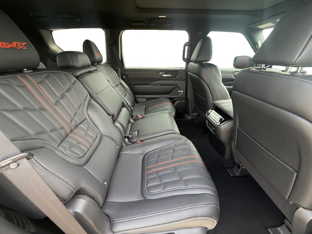 New 2026 Nissan Armada PRO-4X AWD/4WD image 17