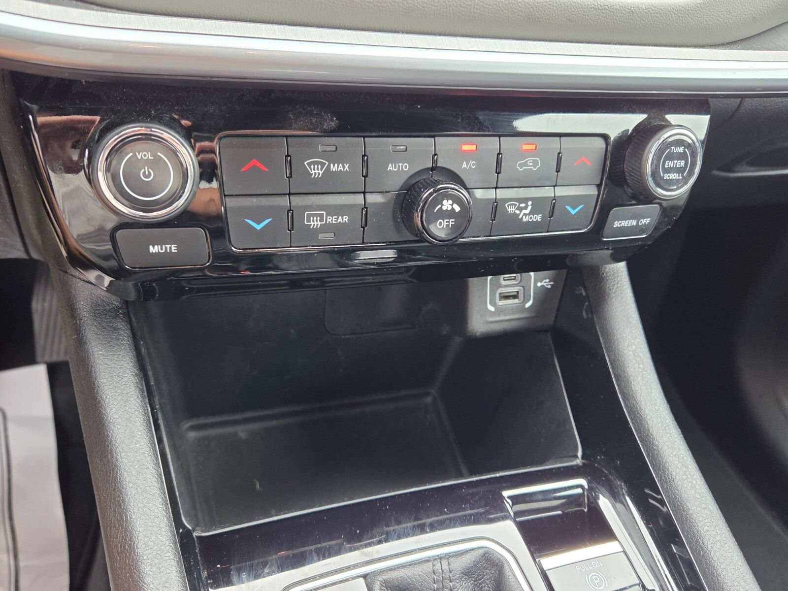 Used 2025 Jeep Compass Limited AWD/4WD image 22