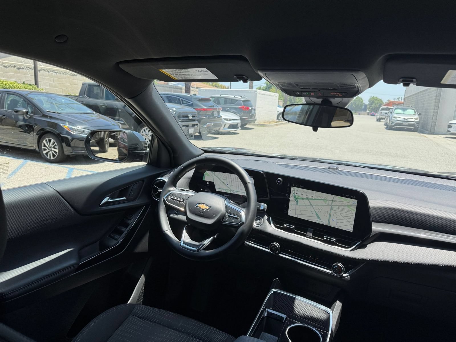 Used 2025 Chevrolet Equinox LT FWD image 35