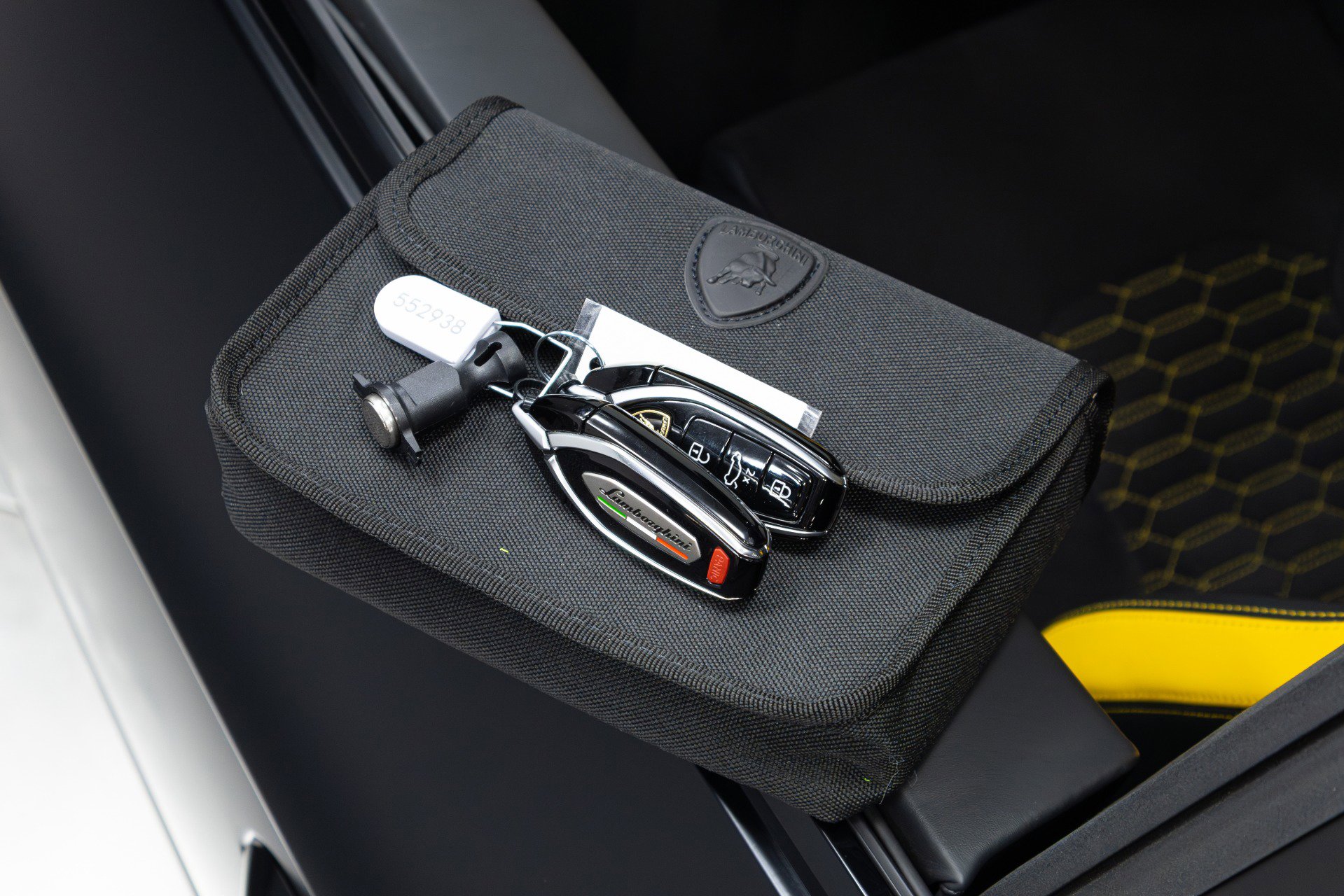 Used 2022 Lamborghini Urus image 86