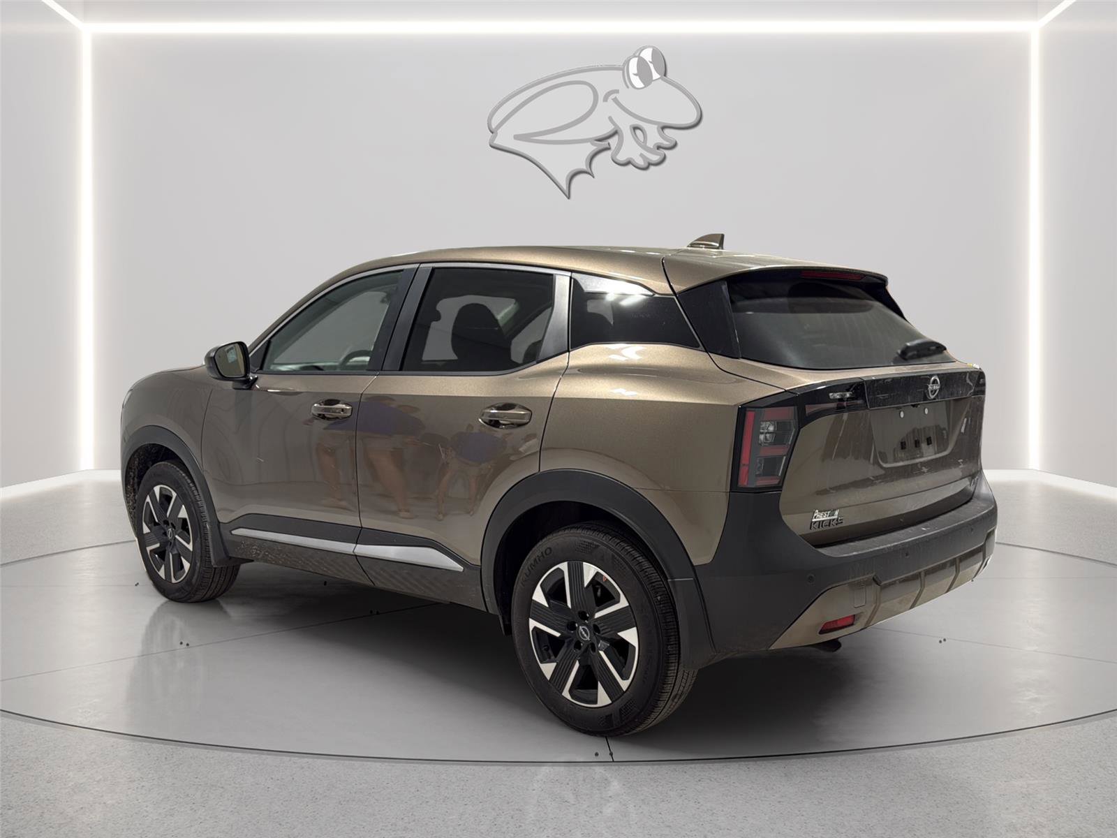 Used 2025 Nissan Kicks SV w/ Illumination Package AWD/4WD image 3