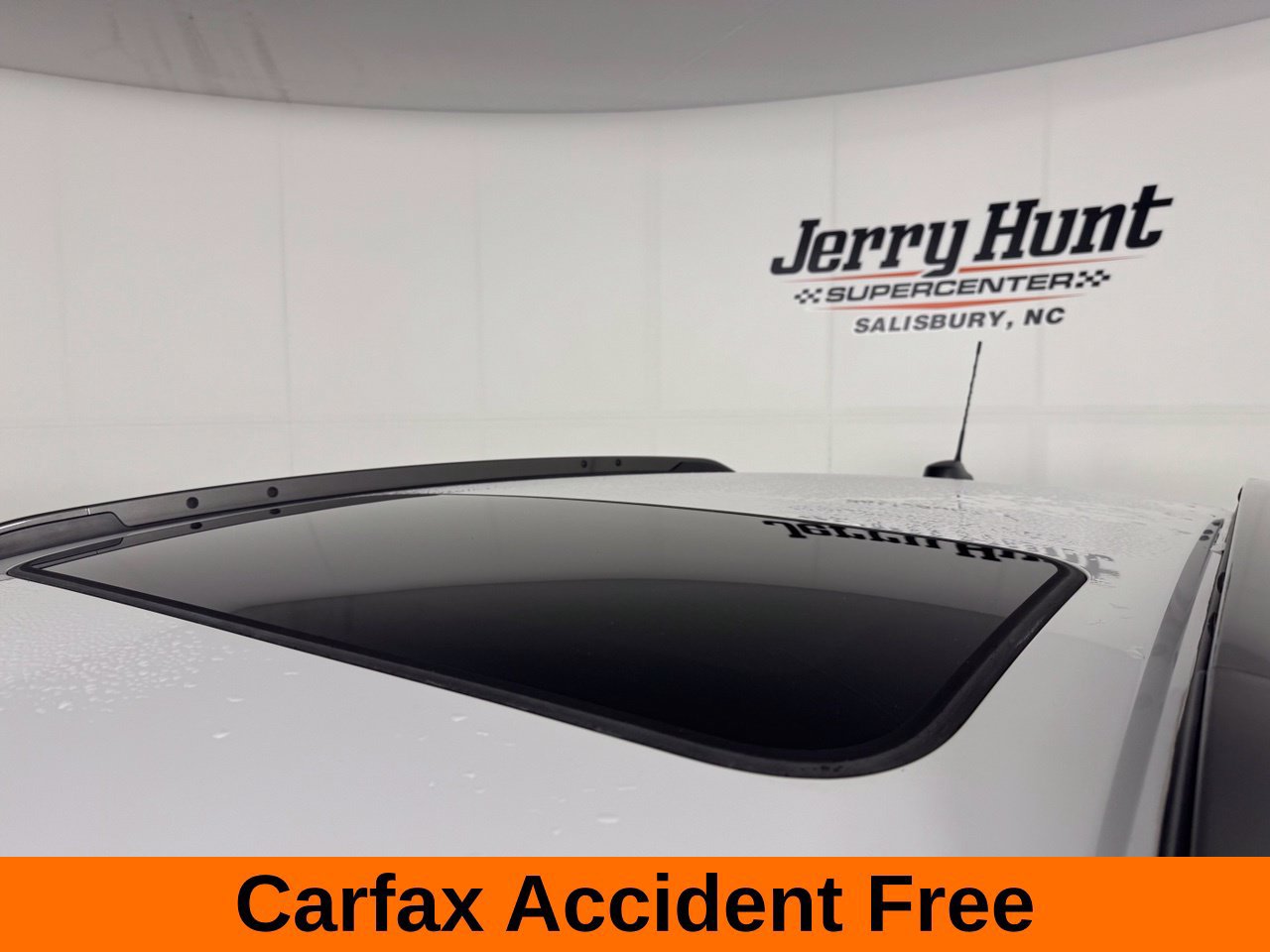 Used 2024 Chevrolet Trax ACTIV w/ Sunroof Package FWD image 3