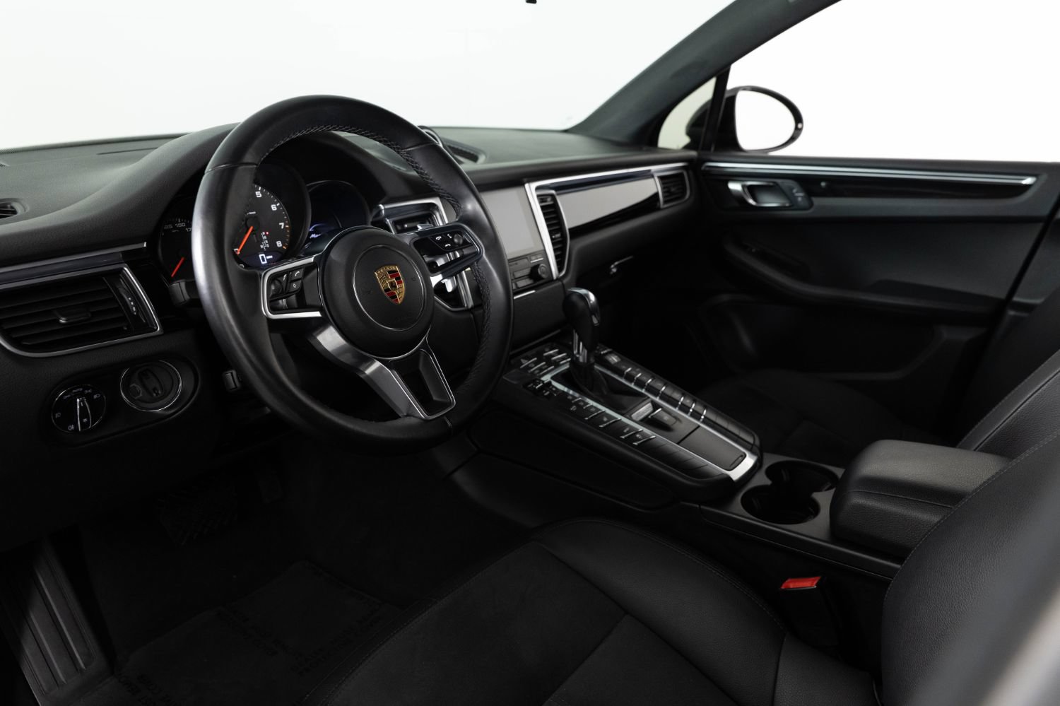 Used 2017 Porsche Macan AWD/4WD image 11