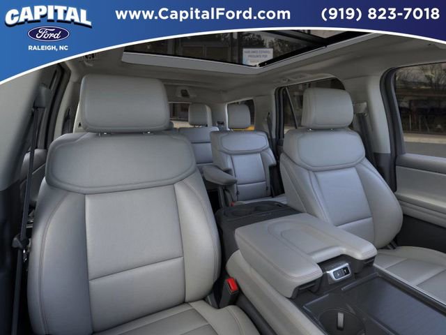 New 2026 Ford Expedition Active image 10